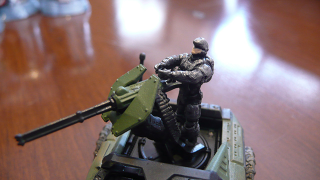 Illustration for article titled Getting Very Close To Halo 4's Master Chief (And Friends)